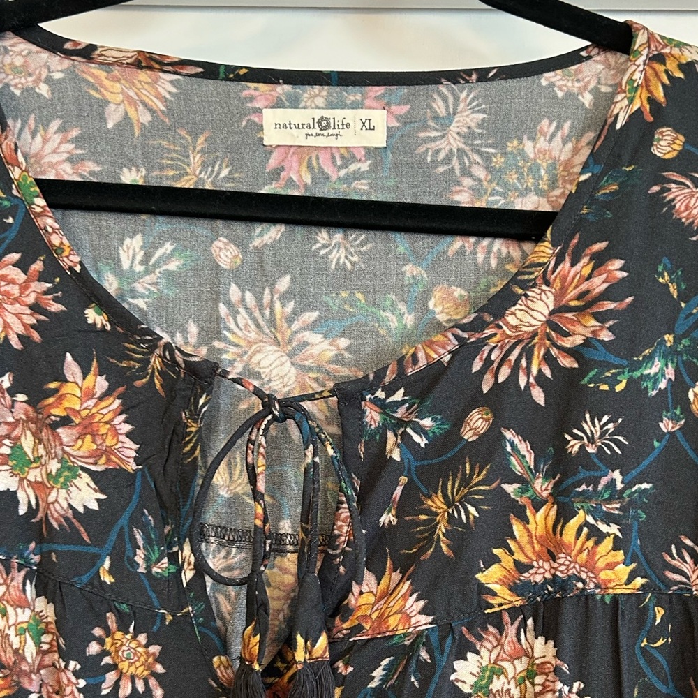 Natural Life black floral oversized blouse. Size XL. NWOT. - Picture 2 of 5